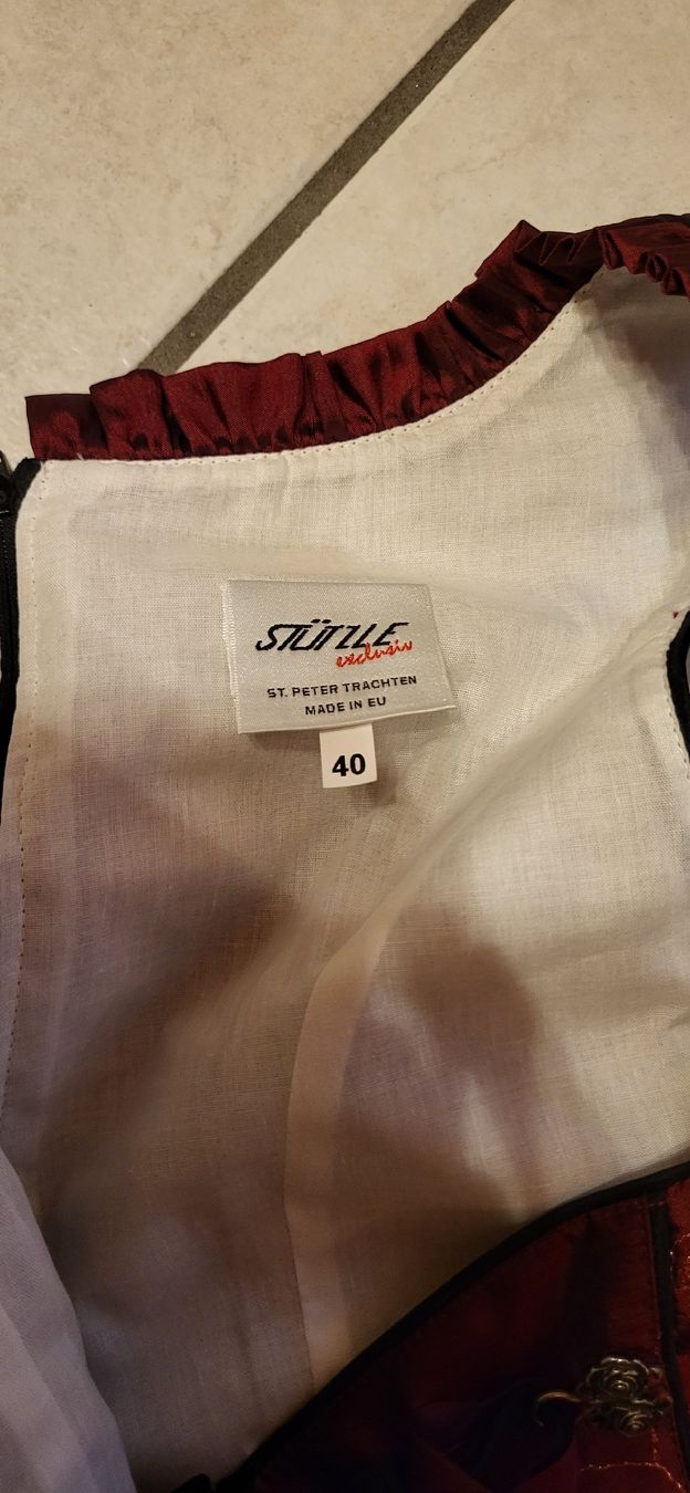 Vestiti: Rotes Stünle Dirndl mit Tuch – Usato da Studen BE venduto da mar_6qqp 1