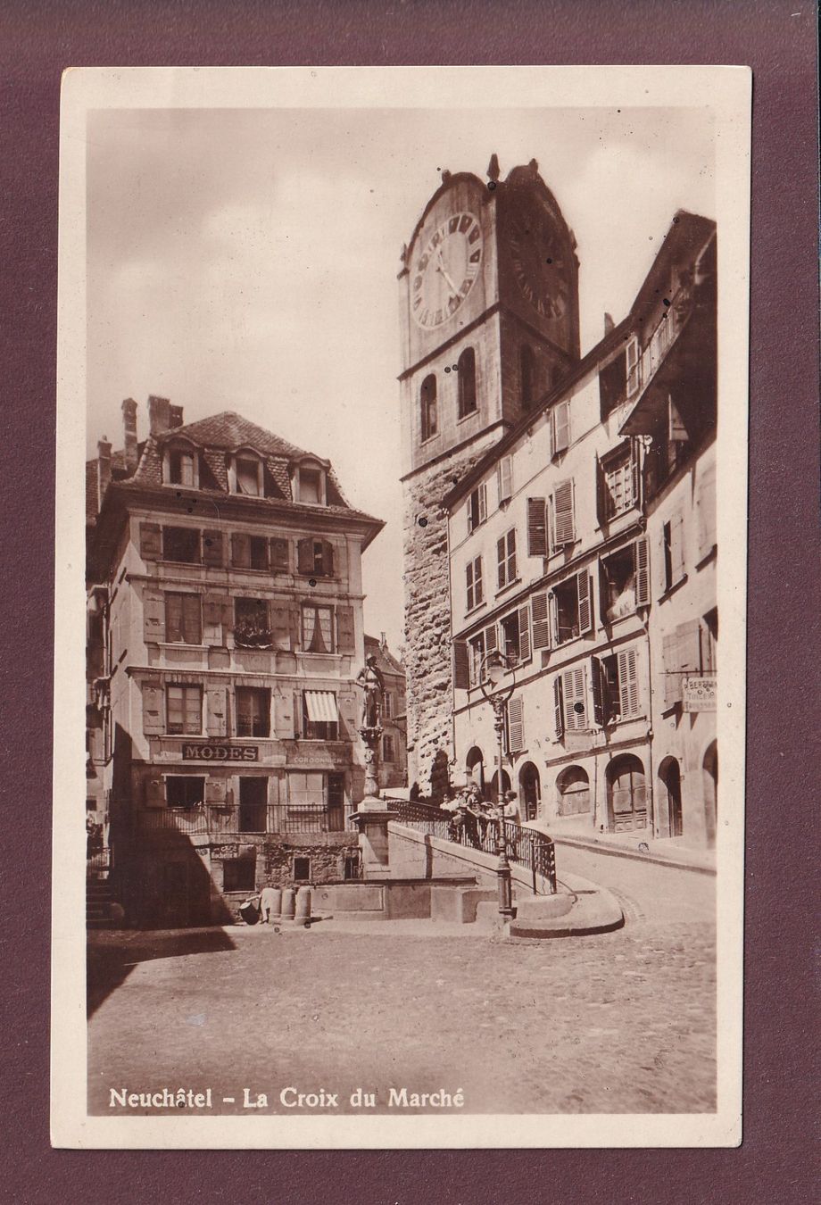Cartes postales: NEUCHÂTEL - La Coix du Marché – D'occasion à Pully par nicecards