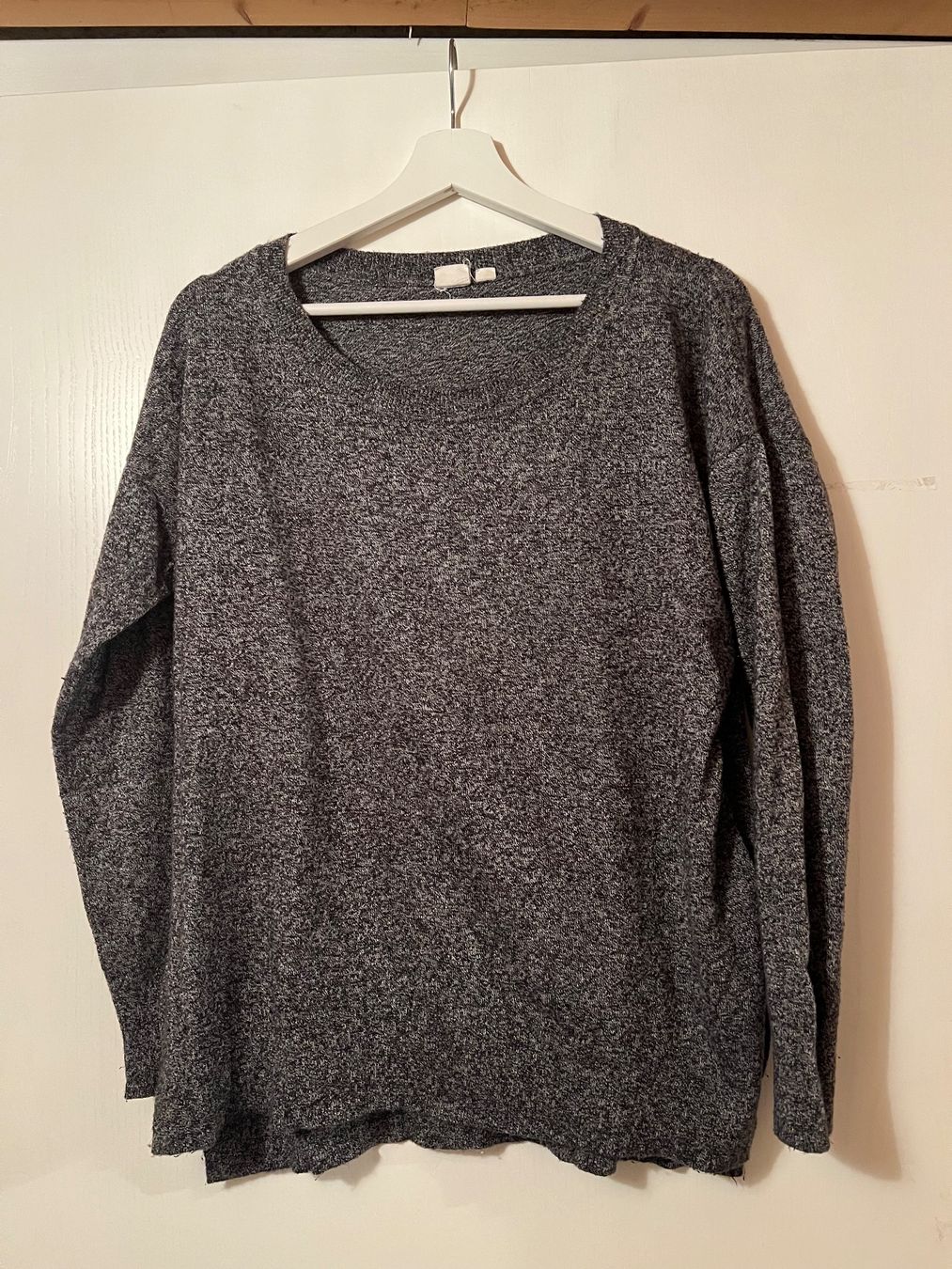 Gap Maglioni & Felpe: Pullover Gap grau meliert mit Seitenschlitzen gebraucht – Usato da Ruggell venduto da Malbuntiger01