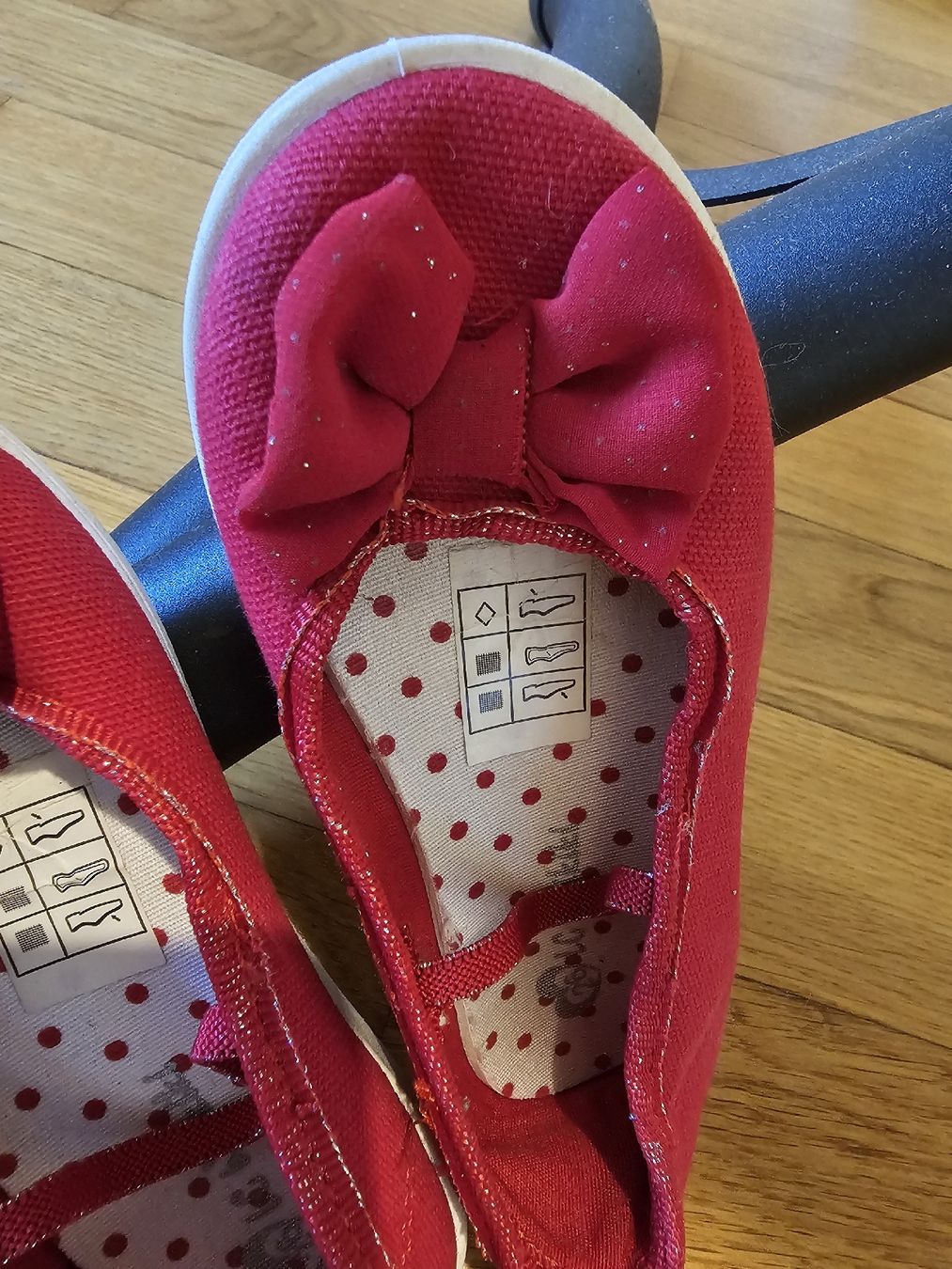 Scarpe per ragazze: Red Ballerinas – Nuovo (secondo la descrizione) da Cologny venduto da Selin34 1