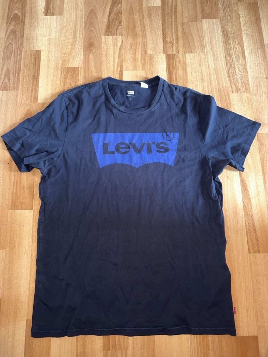 Levi's T-shirt: Levi's T-Shirt Gr. L einf. Brustweite 53cm – Usato da St.Gallen venduto da maierm01