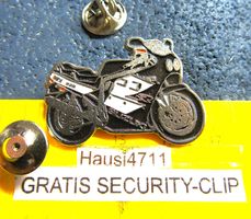 SUZUKI PIN MOTORRAD GEPRÄGT LACKIERT SILBRIG MIT SCURITYCLIP