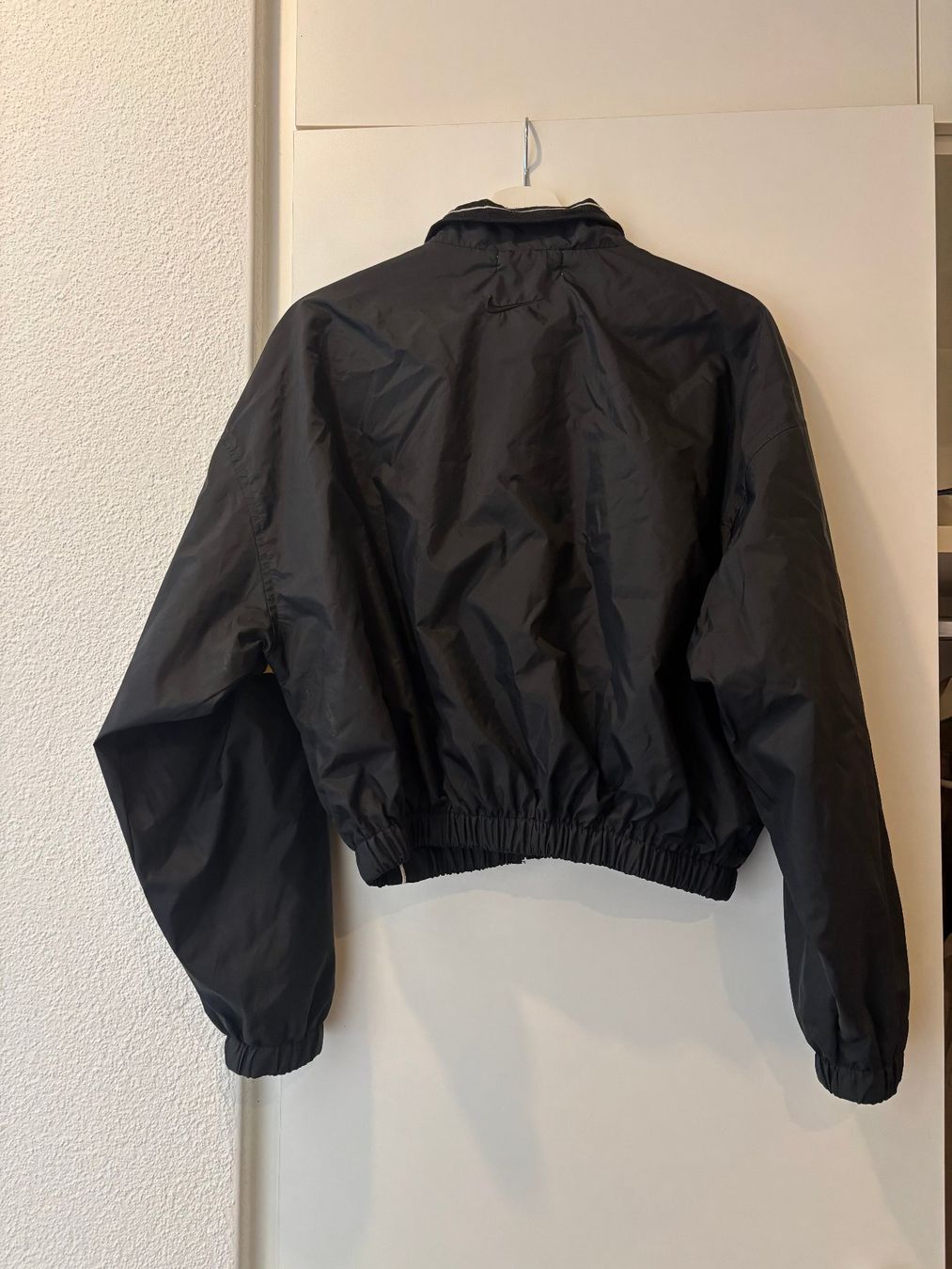 Giacche: Nike Rework Cropped Windbreaker – Usato da Zürich venduto da pepi 2