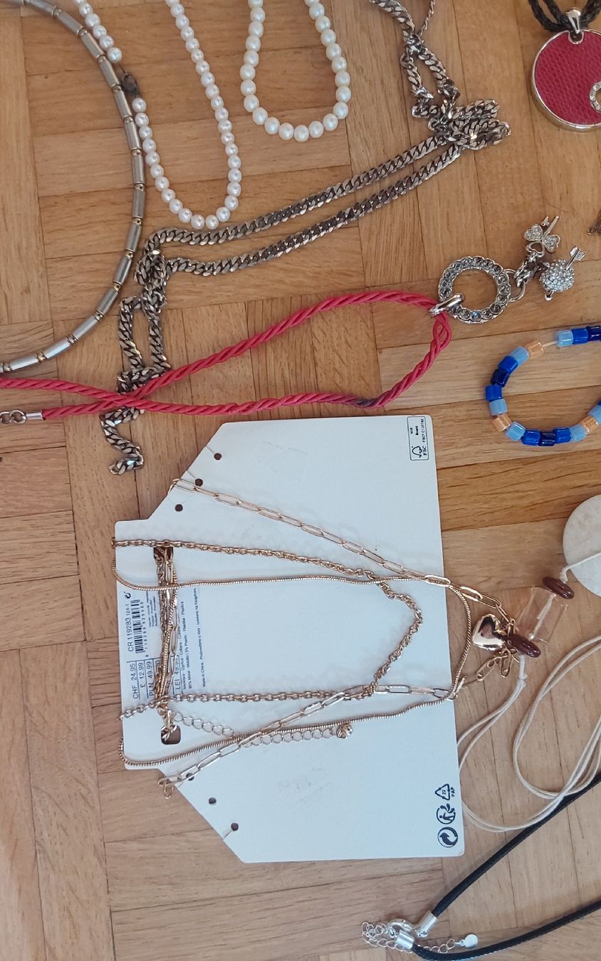 Autres bijoux: Lot Schmuck Halsketten Modeschmuck  – Neuf (Voir description) à Köniz par scopello12 1