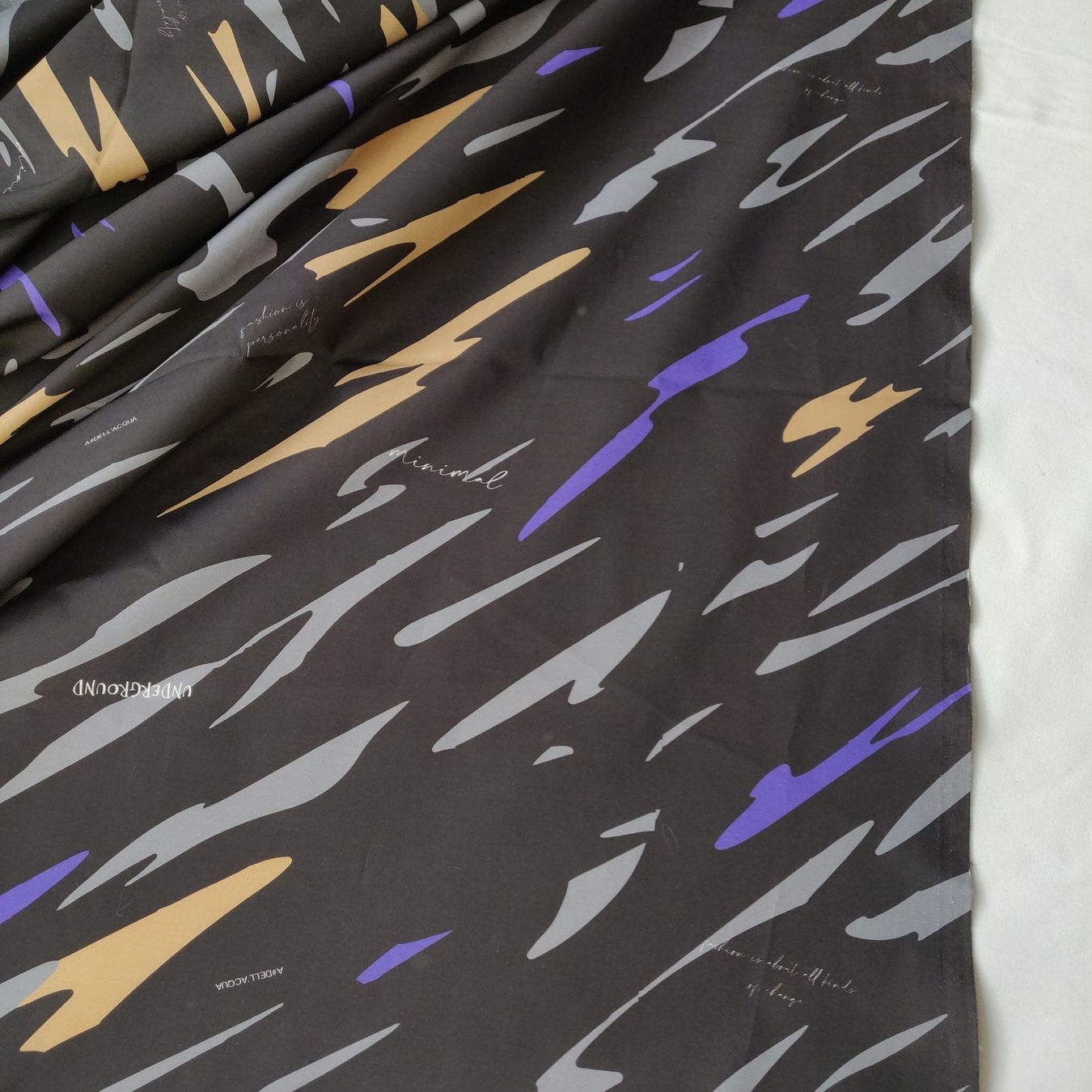 Tessuti: Designer Baumwolle Elastan leicht 1.50x1.40m nero e colori – Nuovo (secondo la descrizione) da Lufingen venduto da Voyager7 5