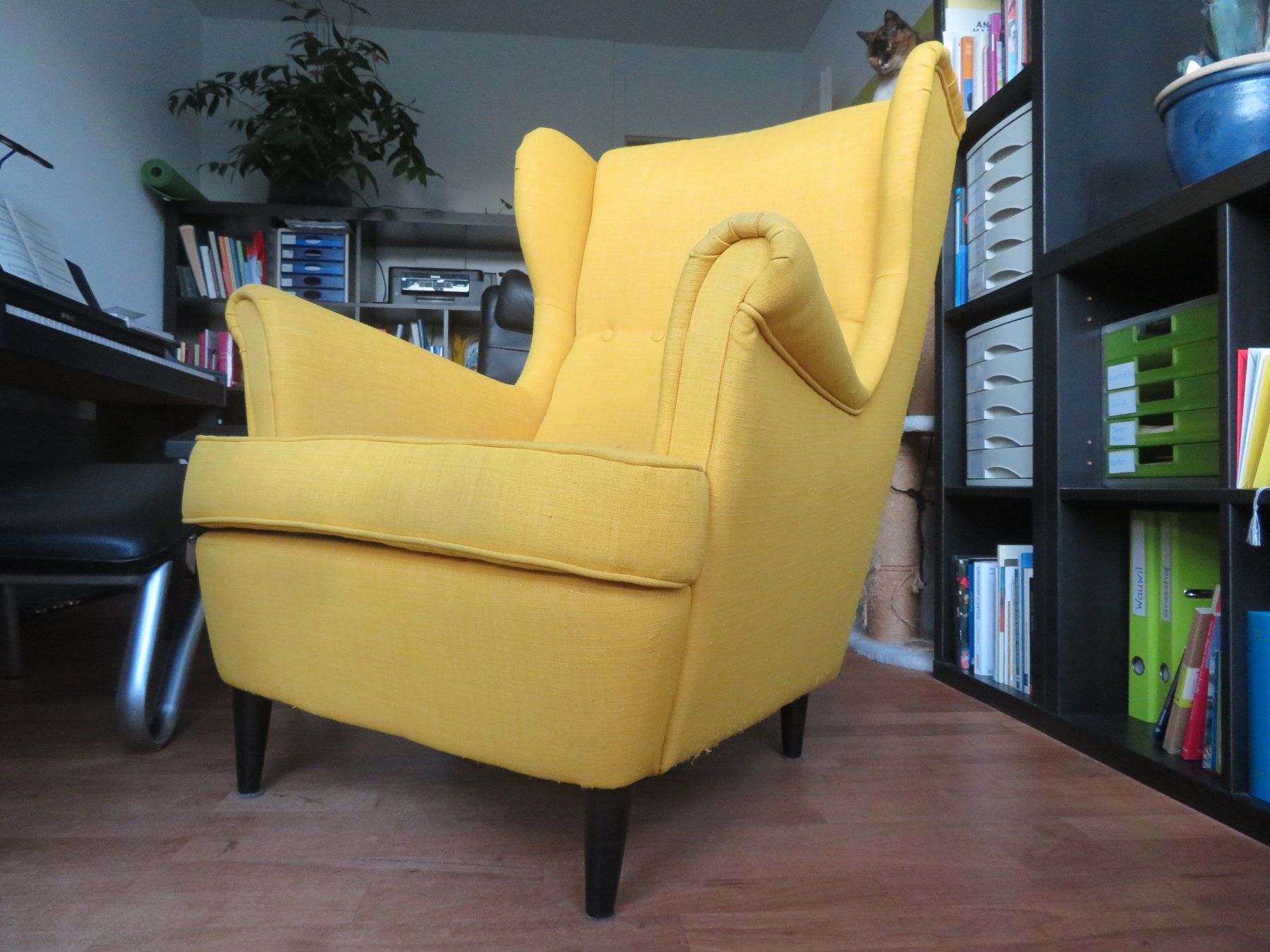 Ikea Sessel: Ohrensessel gelb – Gebraucht aus Emmenbrücke von Swikiwi 1