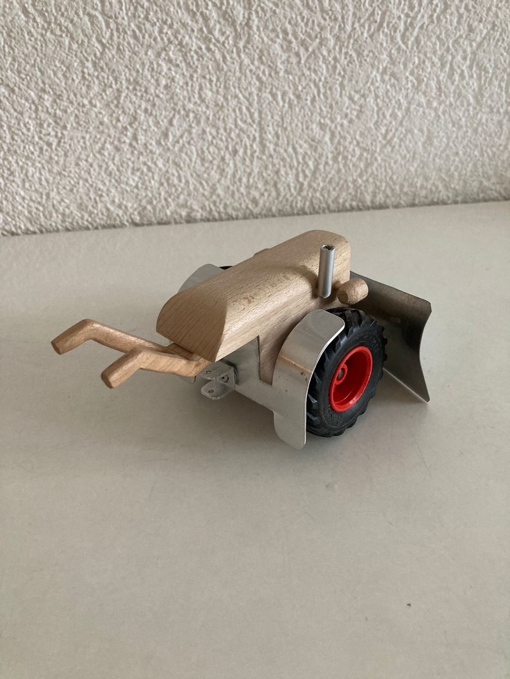 Articoli in legno: Rapid mit Schneepflug, Handarbeit, aus Holz – Nuovo (secondo la descrizione) da Rotkreuz venduto da Holzarbeit 1