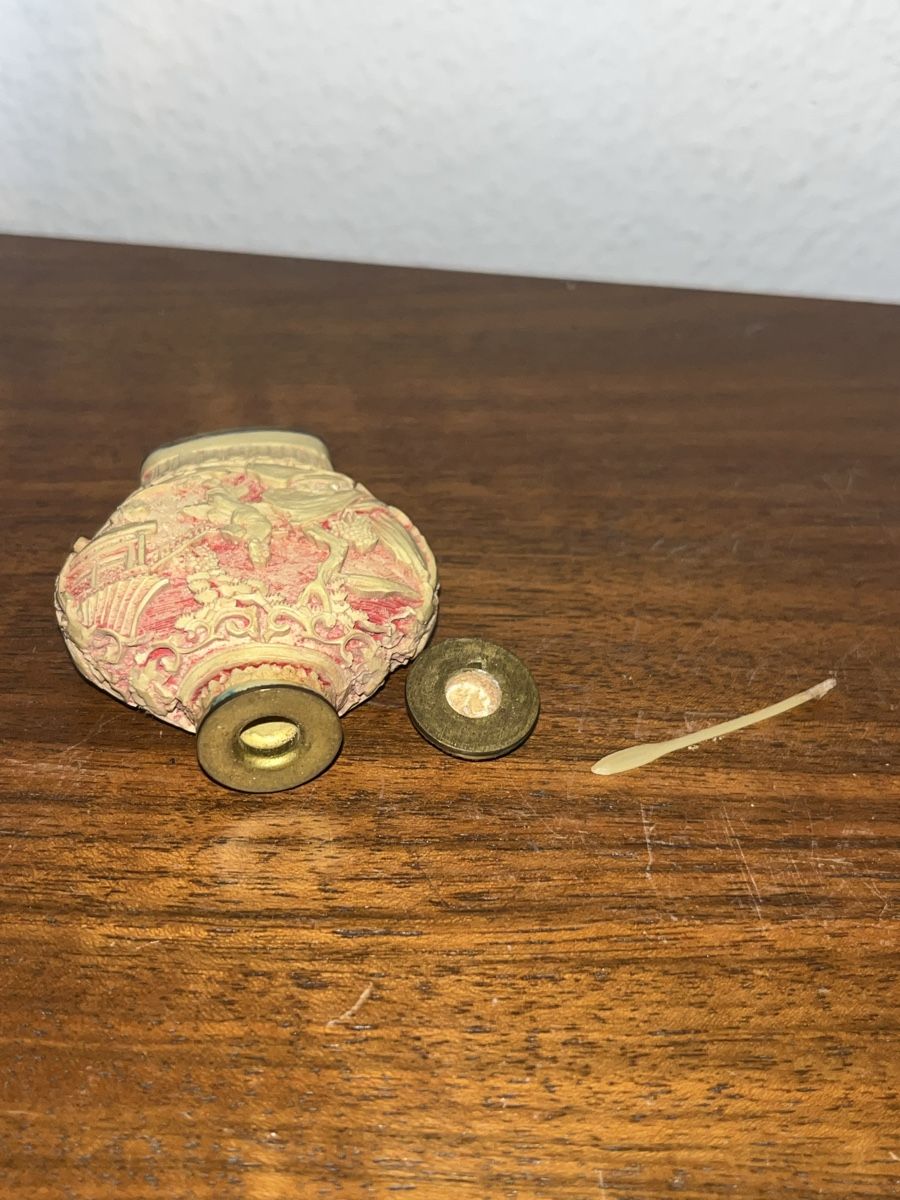 Toutes les décorations: Chinesische Snuffbottle – Défectueux à Niederurnen par gebrauchtbrauchbar 4