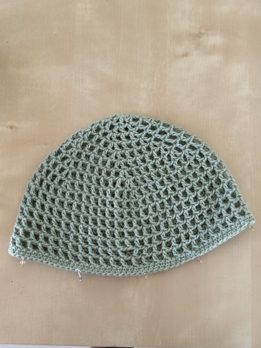 Chapeaux, bonnets & casquettes: CHAPEAU / BONNET CROCHETÉ VERT SAUGE – Neuf (Voir description) à Gland par adelaide_4