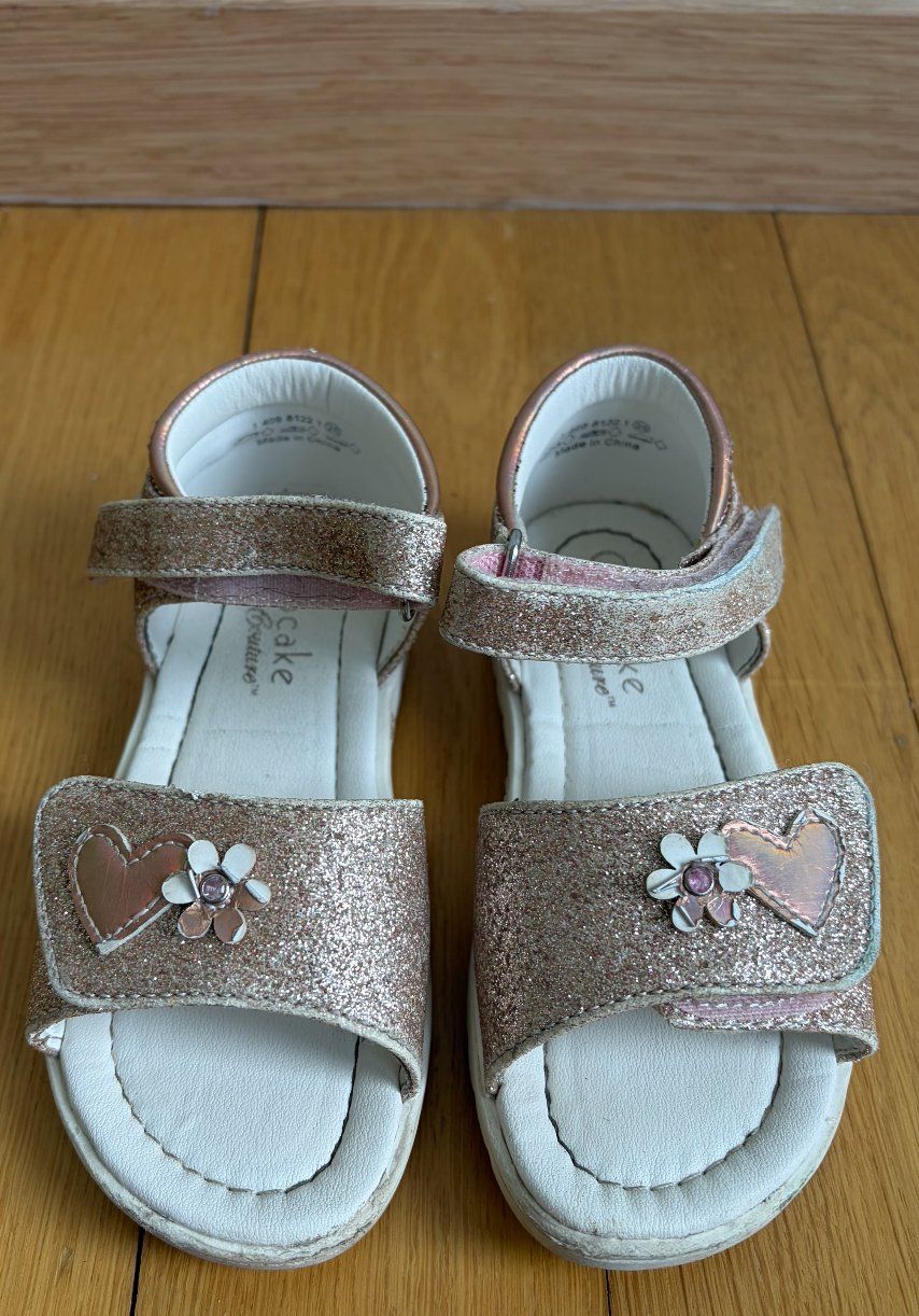 Schuhe für Mädchen: Cupcake summer sandle Gr.25 – Gebraucht aus Stäfa von TheGoldenRabbit