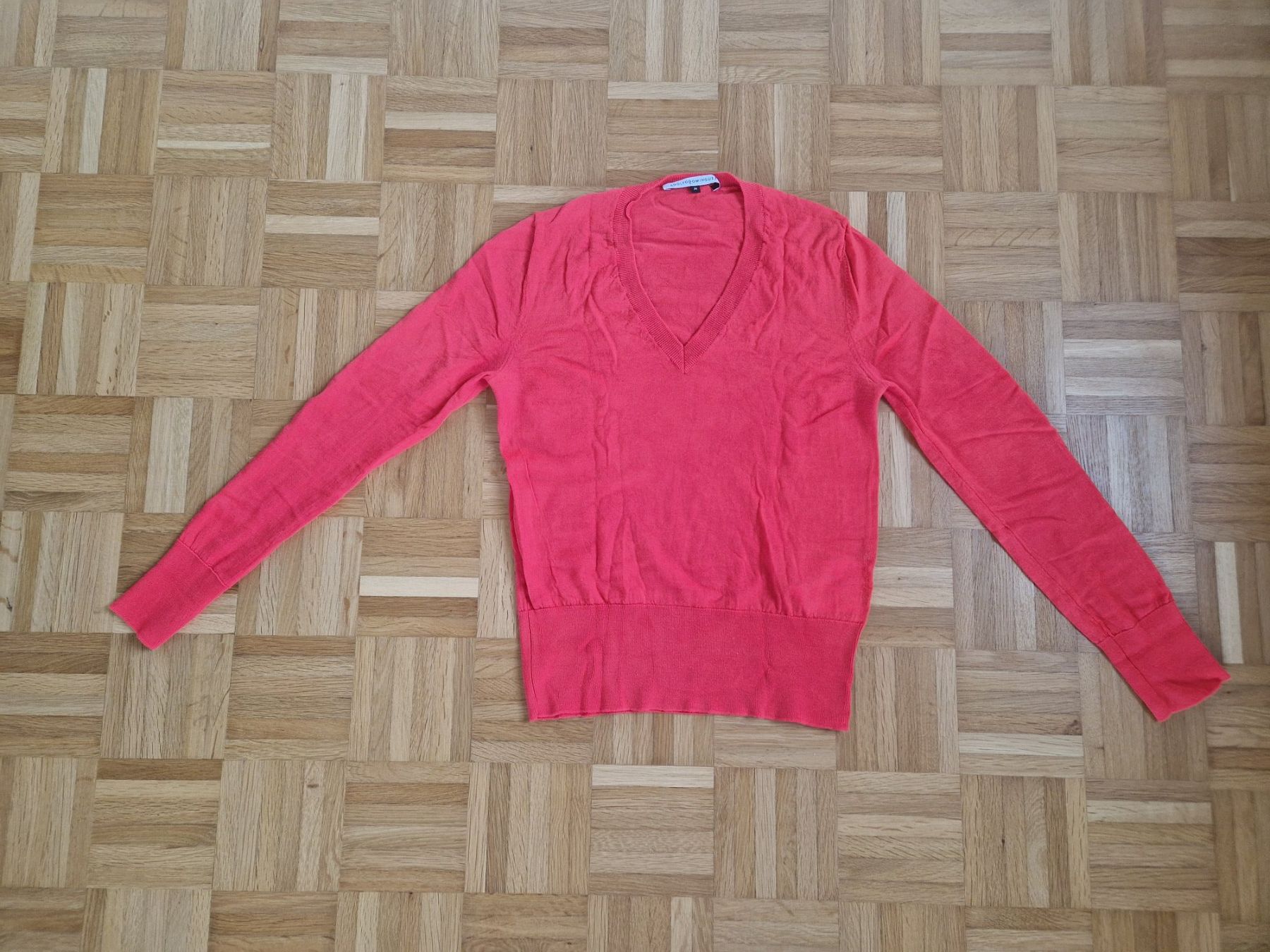 Pullover & Sweatshirts: Pullover 100% Merinowolle rot V-Kragen M spanische Grösse – Neu (gemäss Beschreibung) aus Zürich von yro_qvz7