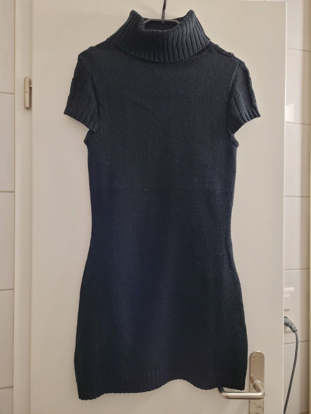 Kleider: Robe pull noire – Gebraucht aus Biel/Bienne von Leila32 1