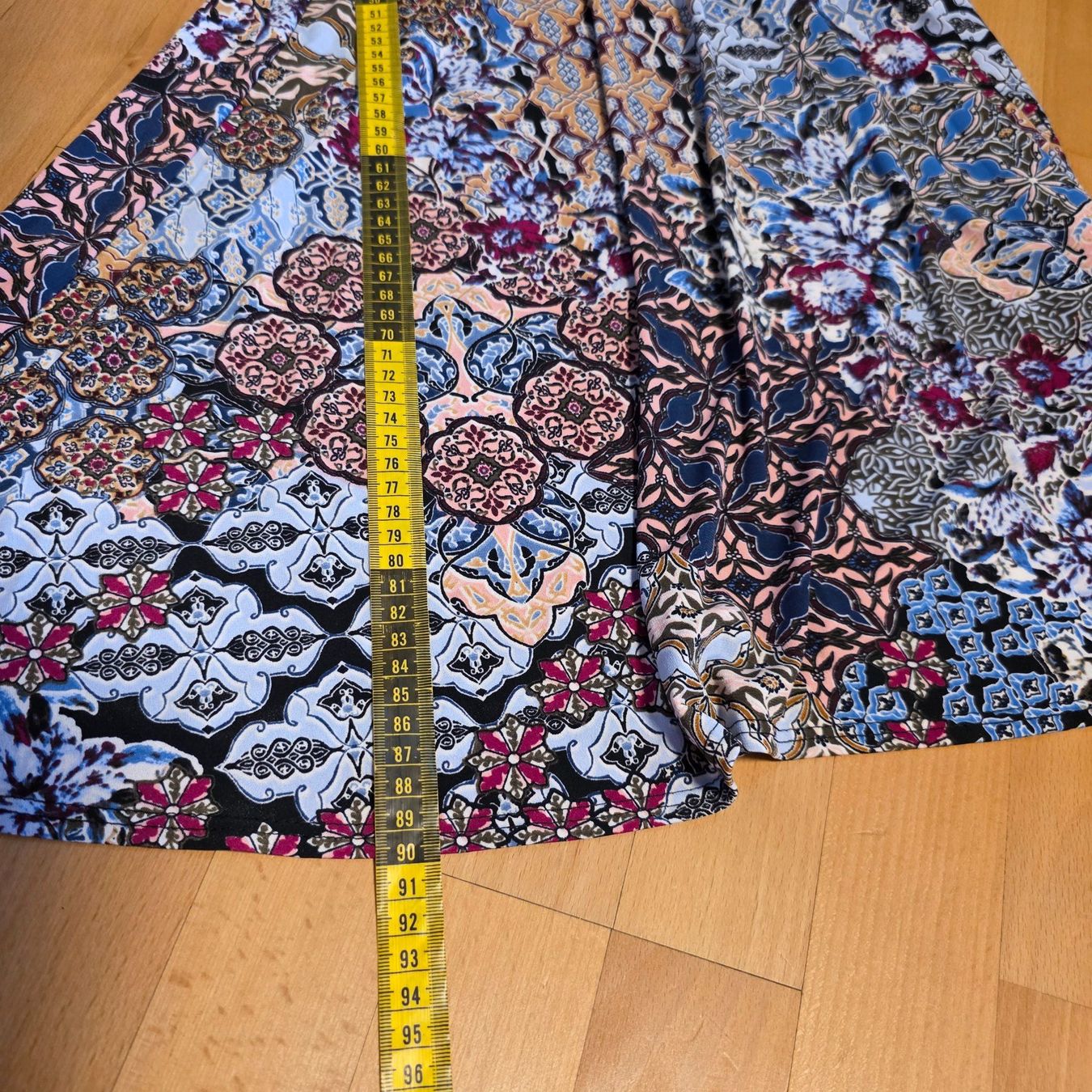 Vestiti: Buntes Kleid M Chetta B luftig elegant – Usato da Wald ZH venduto da CapLux 4