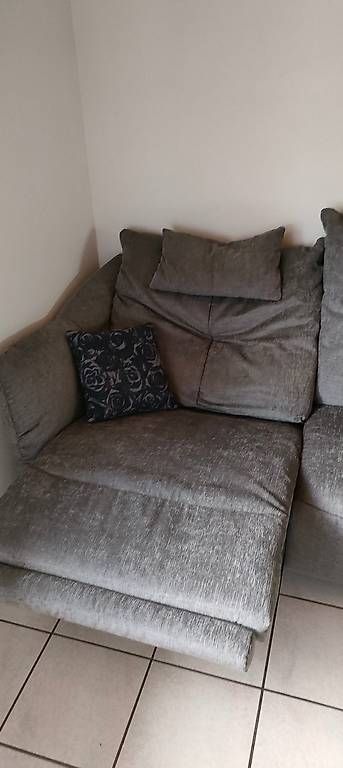 Sofas: Canapé de qualité  – Gebraucht aus Montbrelloz von laz_2nsl