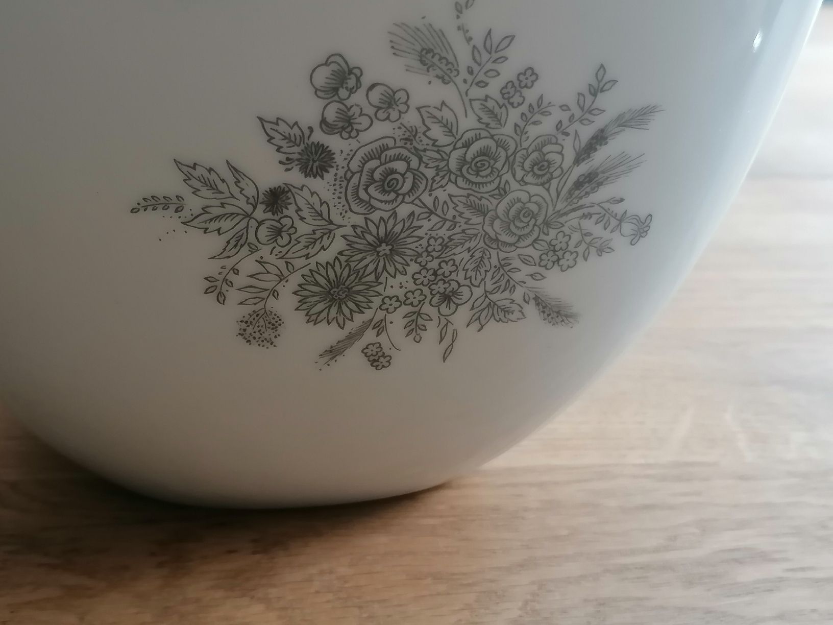Rosenthal Ciotole: Rosenthal Suppenschüssel , Weiss mit Blumenmuster, – Usato da Basel venduto da vintagecollector 1