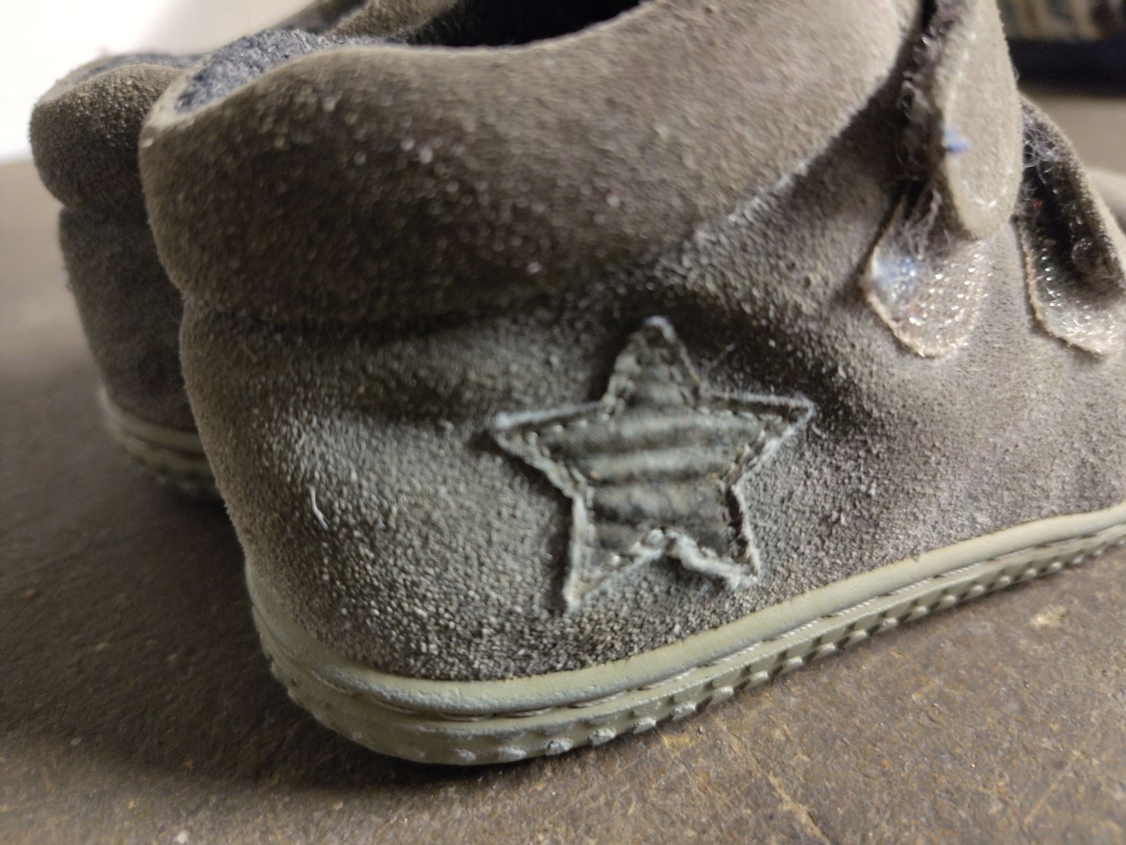 Schuhe für Jungen: Filii Barfussschuhe, grau, Gr. 25 – Gebraucht aus Däniken SO von Lu-Tze 8