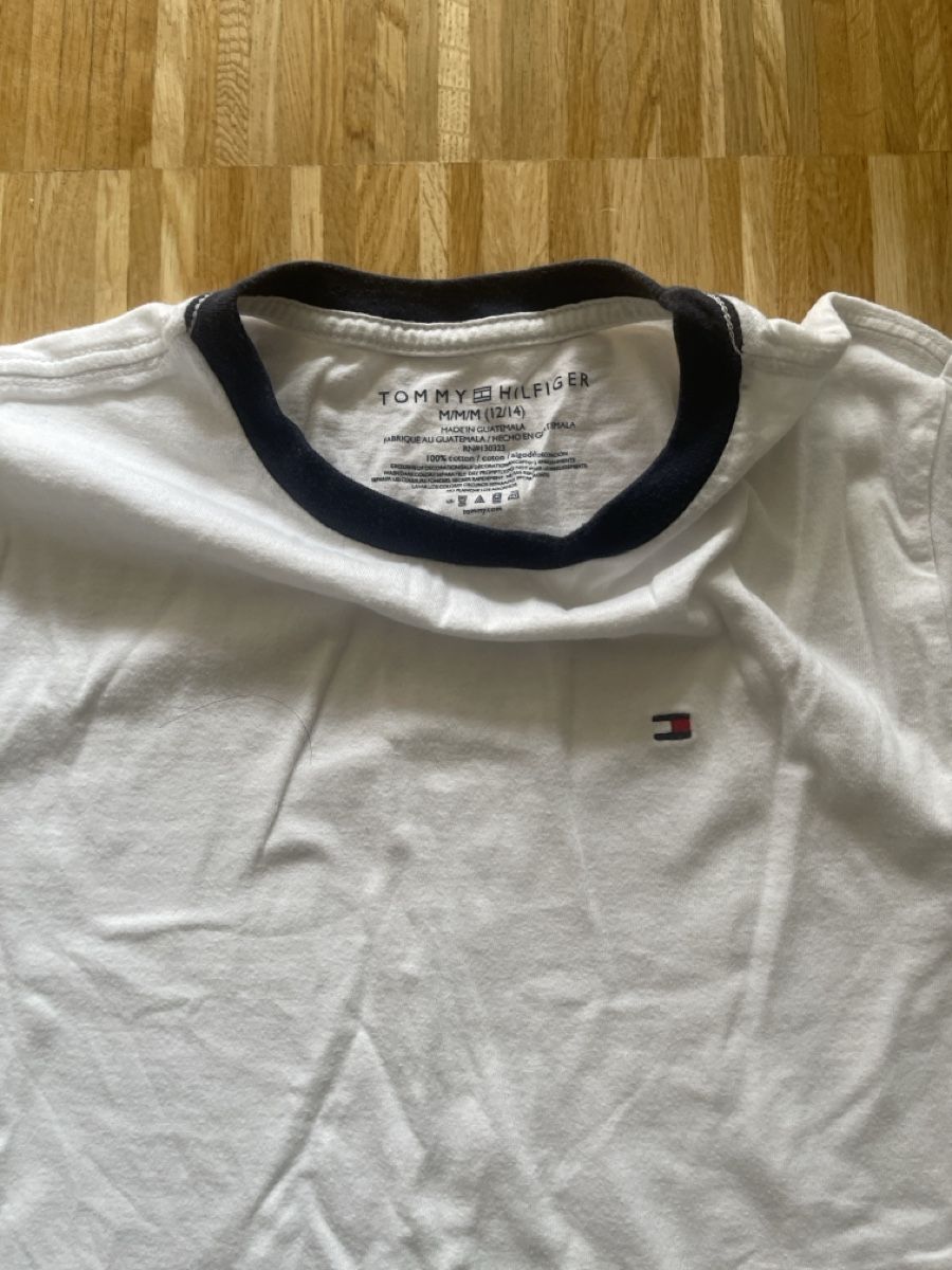 Tommy Hilfiger Camicie, T-shirt & Polo: Tommy Hilfiger T-Shirt white  – Usato da Zürich venduto da ros_jy6w 1