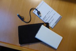 USB Powerbank 10'000 mAh - Kabel - Etui