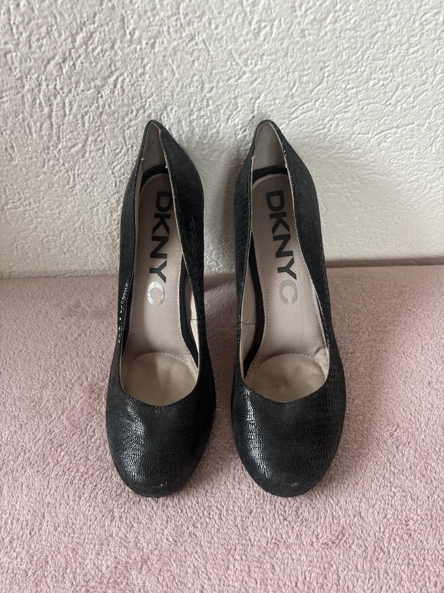 DKNY Damenschuhe: Elegante DKNY Pumps Gr.40,5 schwarz – Gebraucht aus Jonen von nomzeif 2