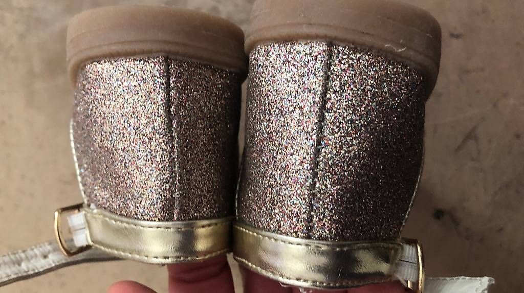 Scarpe per ragazze: Mädchen Sandalen Grösse 25 – Usato da Regensdorf venduto da Piritatti 3