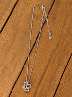 Swarovski Halskette „Interlocking Hearts“ mit Kristallen