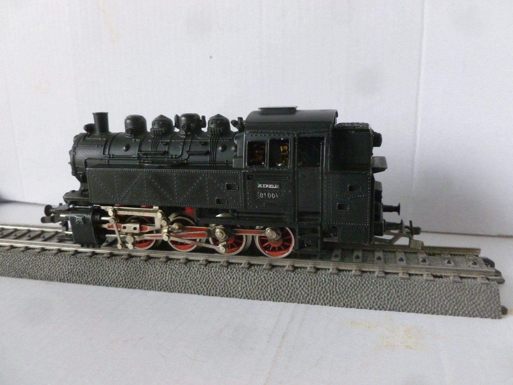 Märklin Modellini di ferrovie: Märklin 3031 BR81 – Usato da Bubikon venduto da Br103er 1