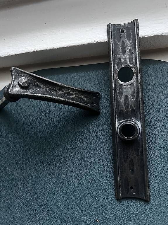 Ferramenta: Maniglia vintage in ferro – Usato da Pazzallo venduto da nic_6zpt