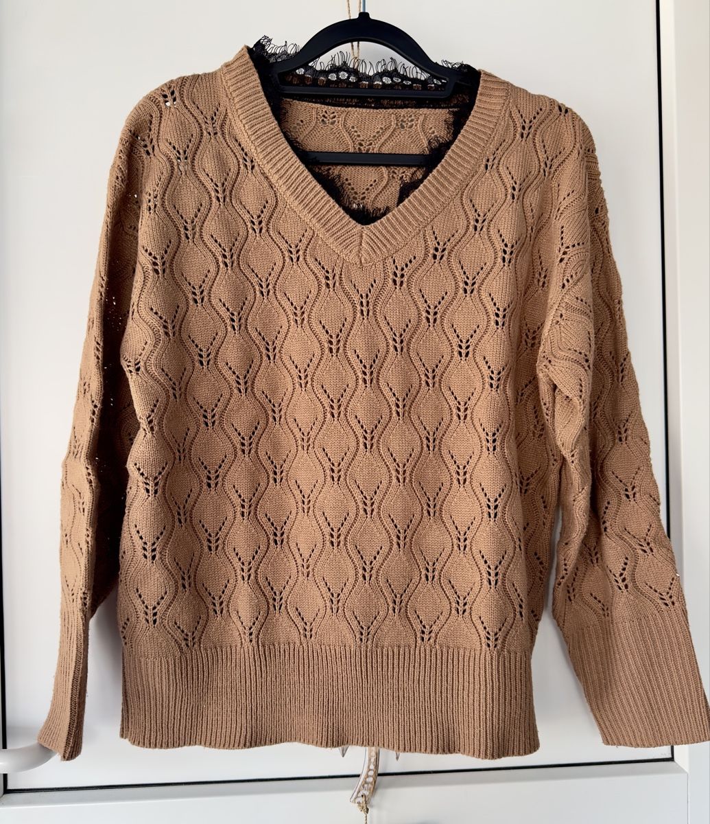 Maglioni & Felpe: Pull ajouré camel avec dentelle noire – Usato da Lausanne venduto da Flomag