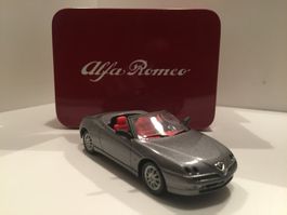 Alfa Romeo Spider 1995 Modellauto 1:43 in Metallbox Solido