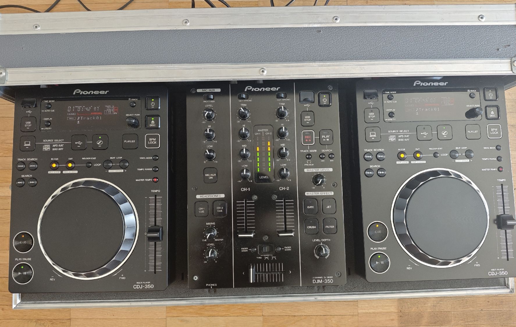 Pioneer Console di mixaggio: Pioneer DJ Set 350 inkl. Case – Usato da Niederhasli venduto da Nadch22 1