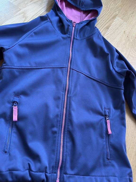 46 Nord Giacche & Cappotti: Softshelljacke Mädchen 46 Nord (140) – Usato da Bern venduto da cpiller01 1