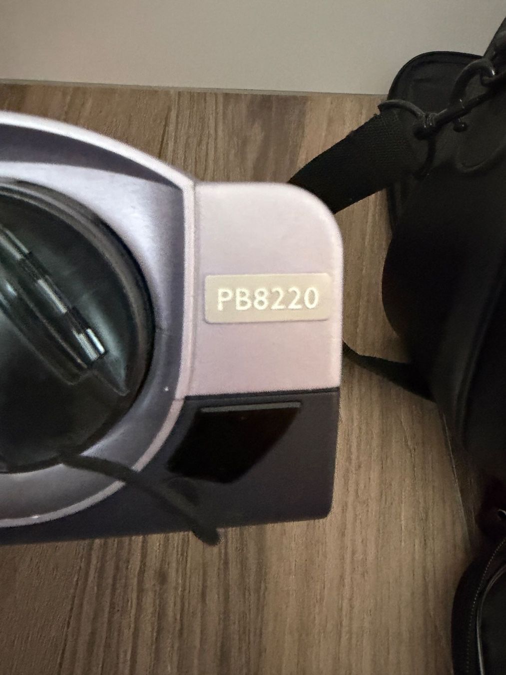 BenQ Proiettori: BENQ DP8220 + ZINWELL PRO V+ TV – Usato da Horgen venduto da Auction-Kings 2