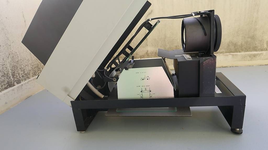 Films: Episcope Leitz L 19 – D'occasion à Neuchâtel par Kropotkine 3