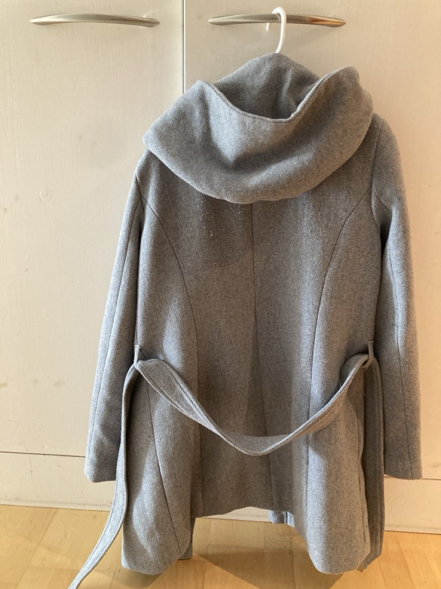 Cappotti: Grauer Stoff Mantel Gr. 38 – Usato da Kesswil venduto da Branca-01 5