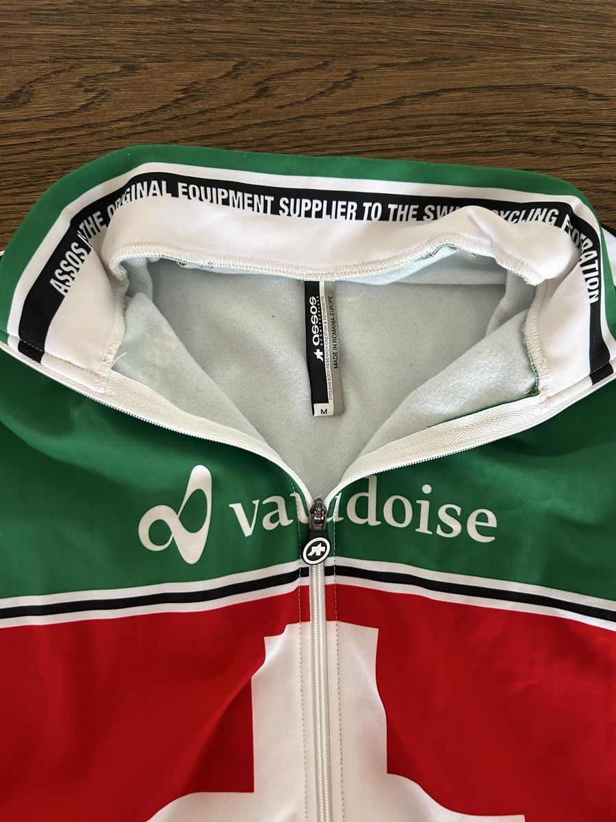 Assos Canottiere & Pantaloni: Nationalmannschaftstrikot Assos Langarm – Usato da Basel venduto da laurin_bachmann 2
