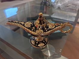 Lampe d'Aladin décorative en métal doré et émaillé