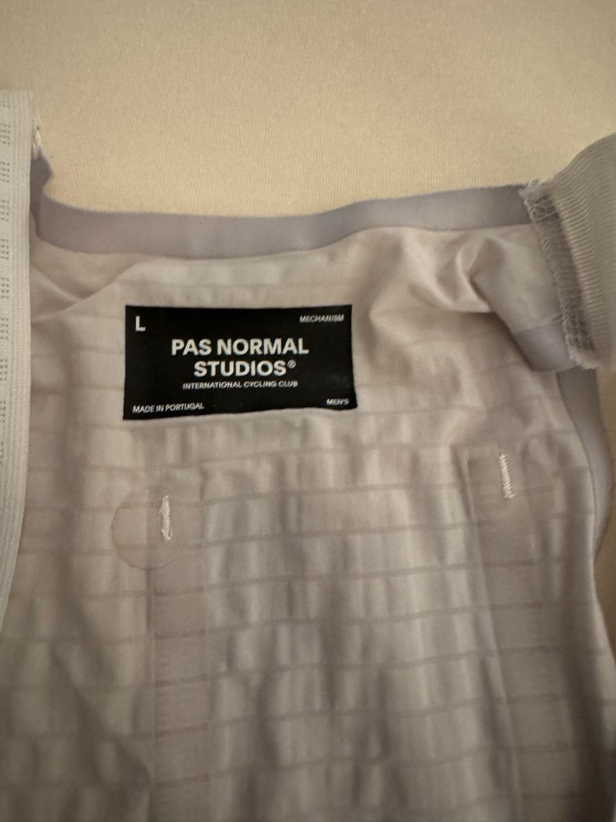 Pas Normal Studios Hosen: Pas normal Studios Mechanism Pro Velo Bibs L – Gebraucht aus Rapperswil SG von pli_fz9r 3