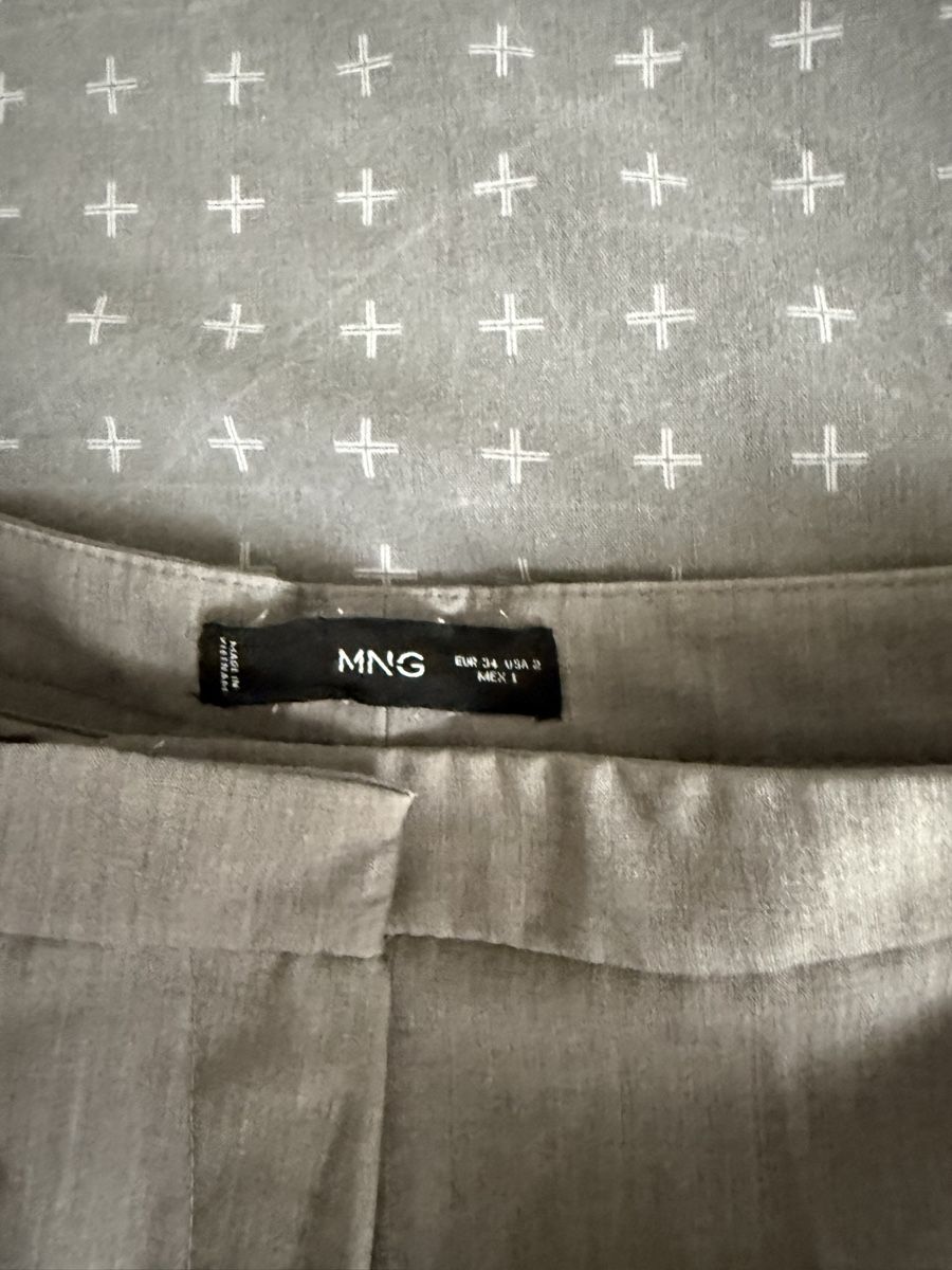 Mango Pantaloni: MNG STOFFHOSE GRAU – Usato da St. Moritz venduto da ari_9fcv 2