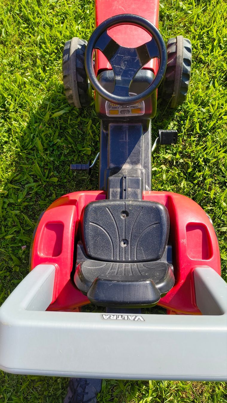 Rolly Toys Fahrzeuge für Kinder: Valtra Trettraktor rot gebraucht rolly toys – Gebraucht aus Stein AG von fri_vpb8 5