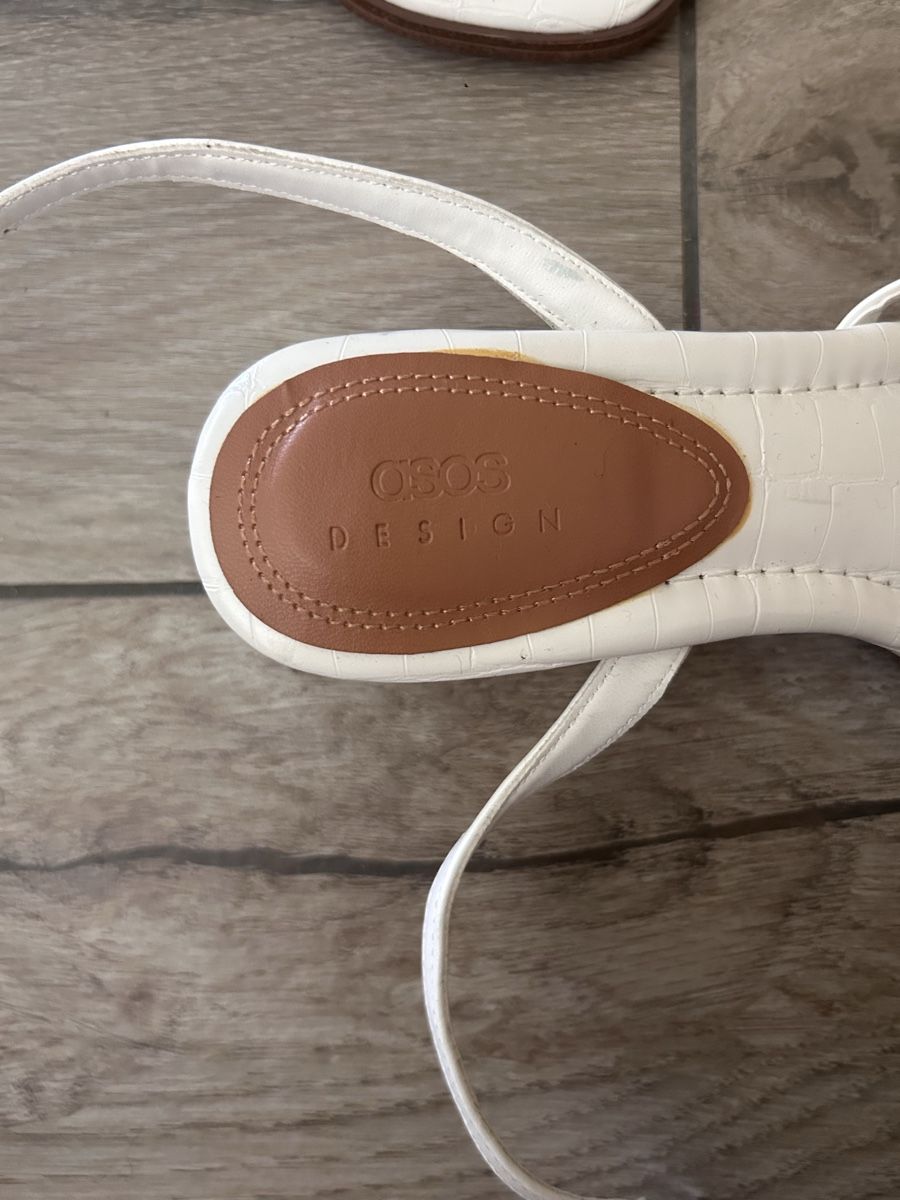 Asos Scarpe da donna: Sandales blanches à talon  – Usato da Vilars NE venduto da Lau_Vth 4