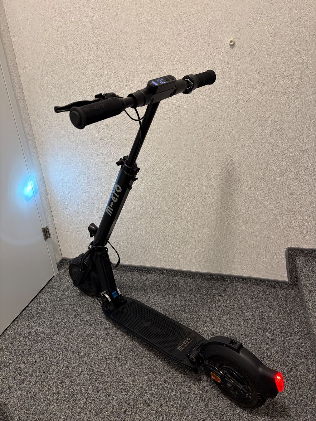 Micro Kickboard: Micro Explorer escooter in ZH - EU Konform – Usato da Stallikon venduto da kessleroni 1