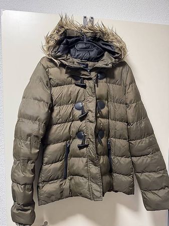 Warme Winterjacke Damen Gr. M, mit Kapuze & Fellkragen