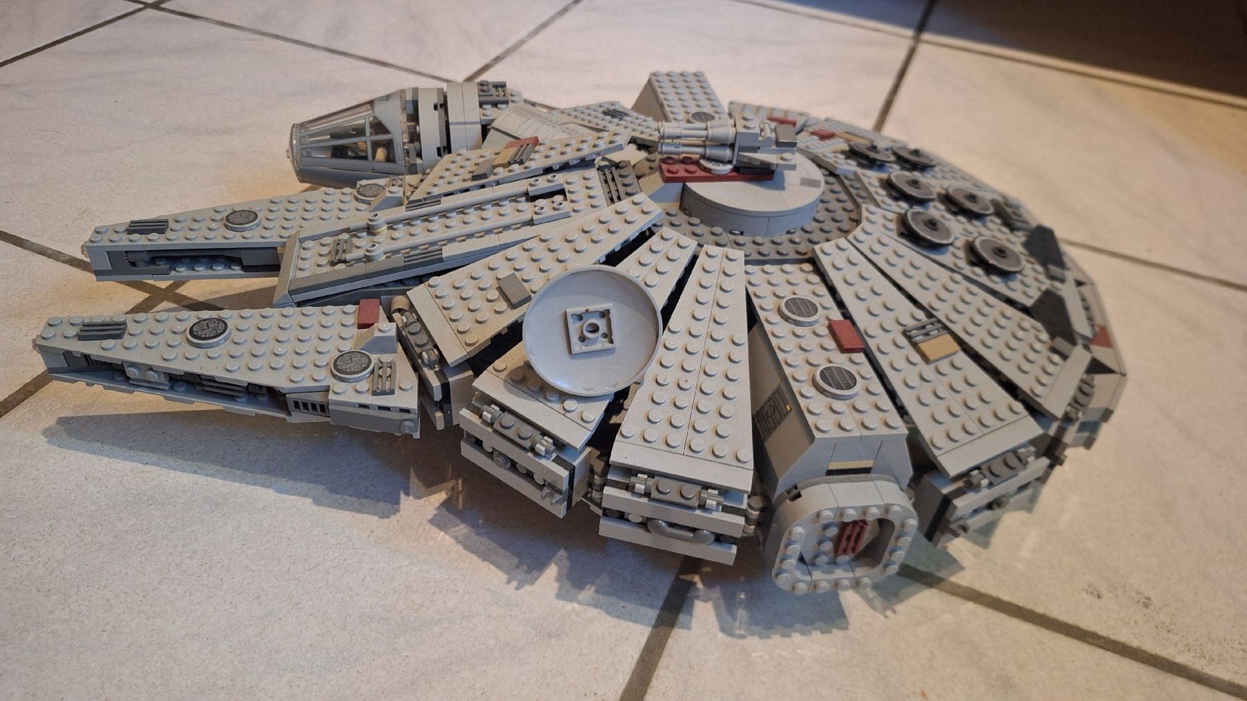 Lego Kit di costruzioni: Lego Starwars Millenium Falcon NICHT KOMPLETT – Usato da Chur venduto da Skywalker44