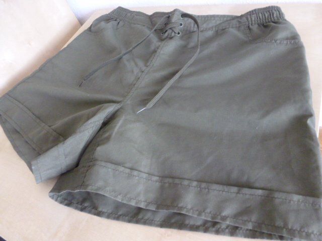 Pantaloni: Short – Usato da Luzern venduto da Ankerli 1