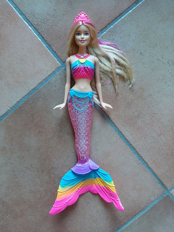 Barbie sirena arcobaleno online