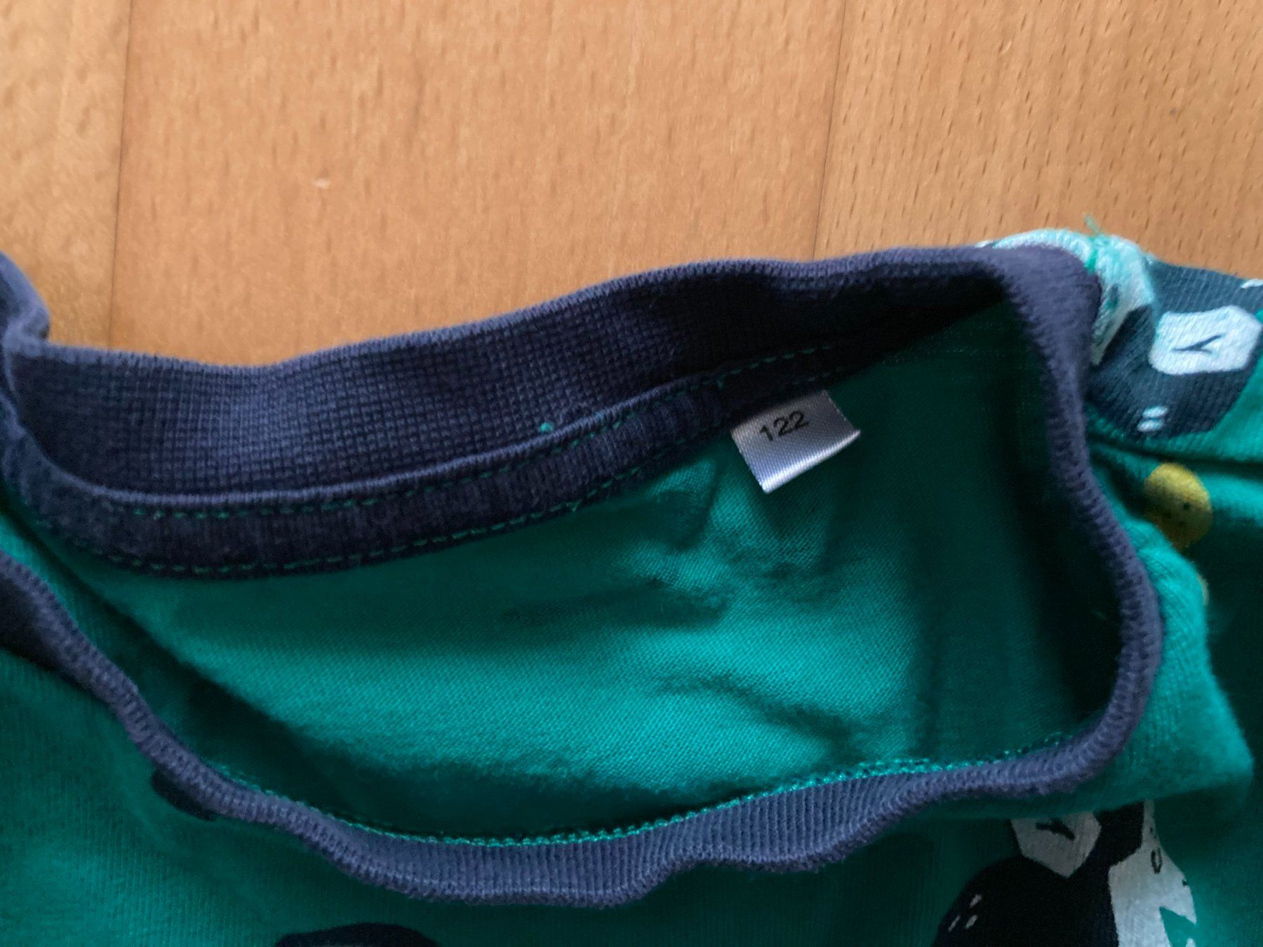 Pyjamas: Pyjama Oberteil mit Affen-Motiven – D'occasion à Muttenz par Juvenile33 4