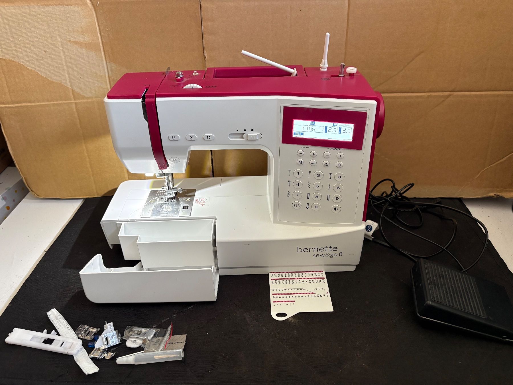 Macchine da cucire: Bernina bernette sew&go 8 Nähmaschine – Difettoso da Lausen venduto da sen_jm7c
