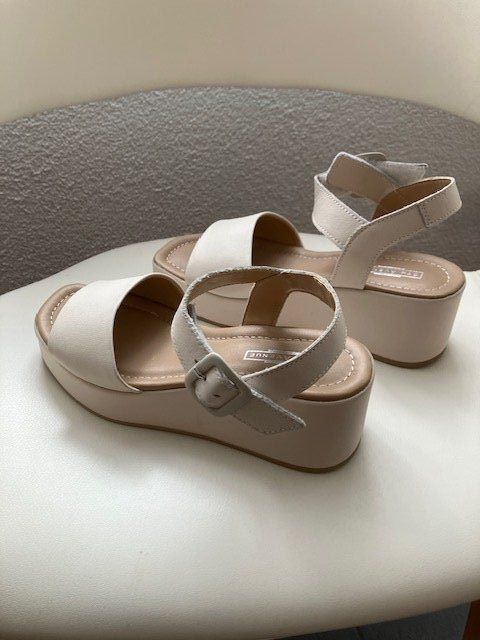 Scarpe da donna: Sandalette Grösse 37,beige, Leder – Usato da Gossau ZH venduto da Influenza 1