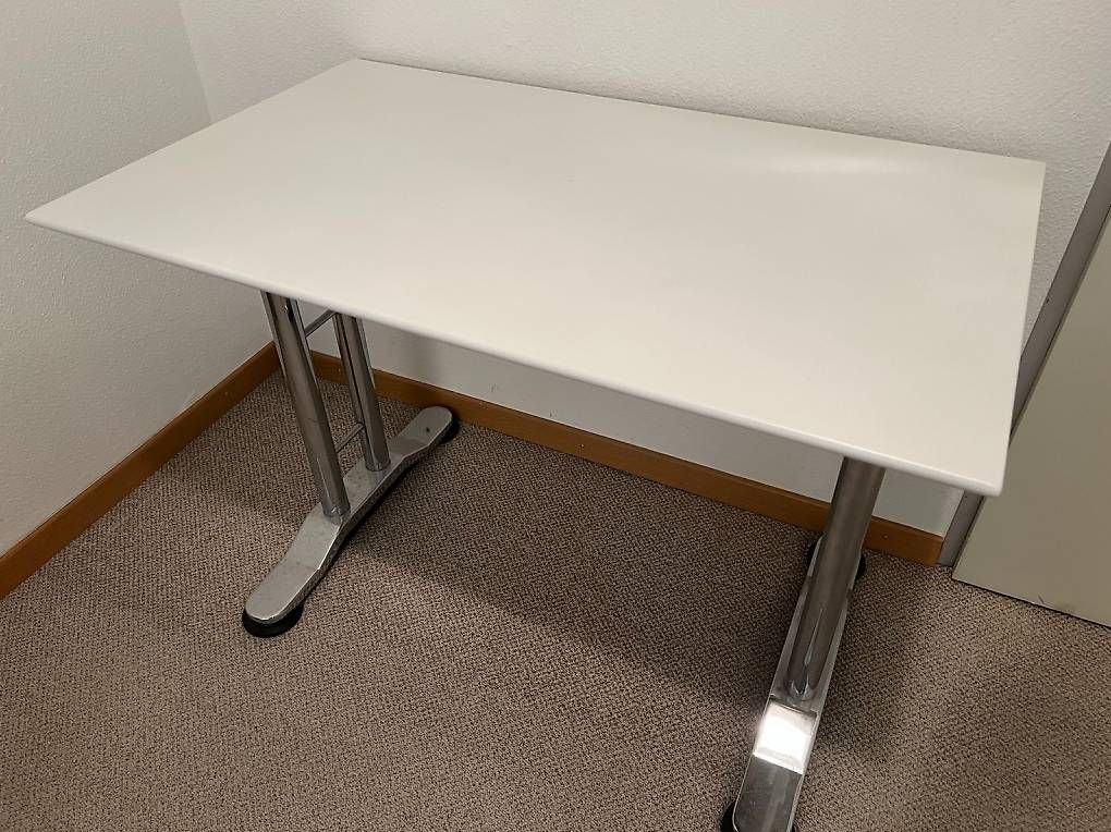 Scrivanie: 1-2 Bürotische weiss, TAKE OFF – Usato da Zürich venduto da fleurance01