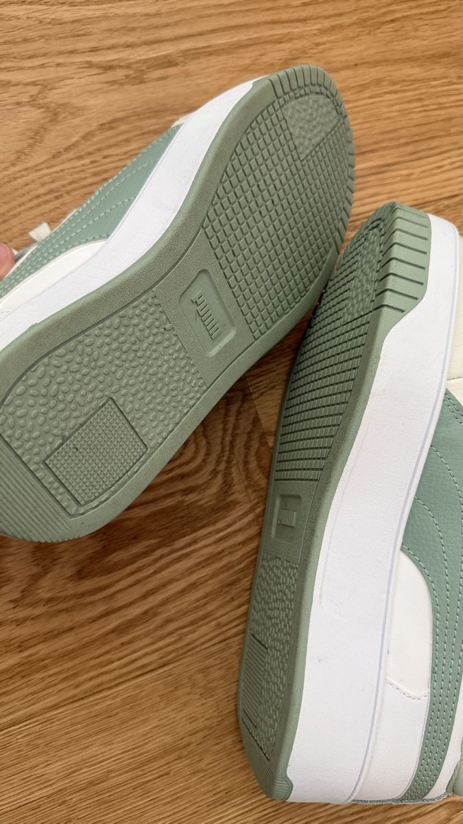 Puma Scarpe da donna: Puma mint platform sneakers size 38 – Usato da Boswil venduto da hey.itsme 3
